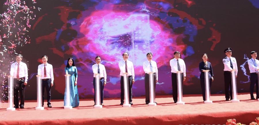 Mở đường chuyên dụng tại cửa khẩu quốc tế Hữu Nghị - Hữu Nghị Quan: Đáp ứng nhu cầu giao thương ngày càng tăng của thương nhân Việt Nam - Trung Quốc