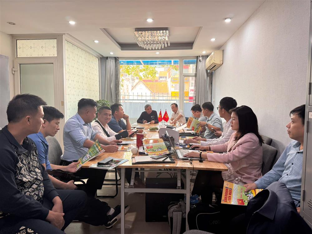 Lãnh đạo Hiệp hội Thương nhân Kinh doanh biên mậu Việt Nam dự họp giao ban chuyên môn Tạp chí