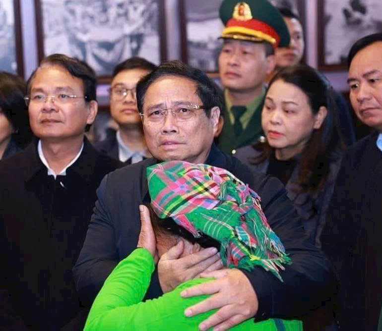 Thủ tướng Chính phủ Phạm Minh Chính dự lễ khánh thành dự án tái thiết khu dân cư Làng Nủ