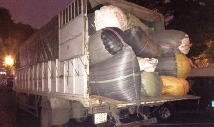 ‘Bắt quả tang’ 4 tấn nguyên liệu thuốc bắc, thuốc nam nhập lậu