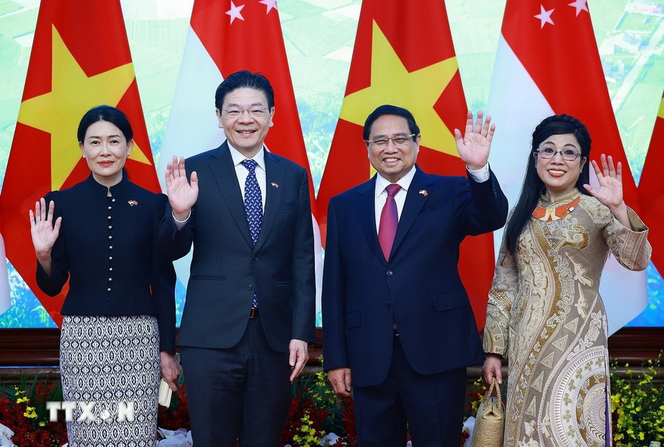 Thủ tướng Phạm Minh Chính chủ trì lễ đón và hội đàm với Thủ tướng Singapore