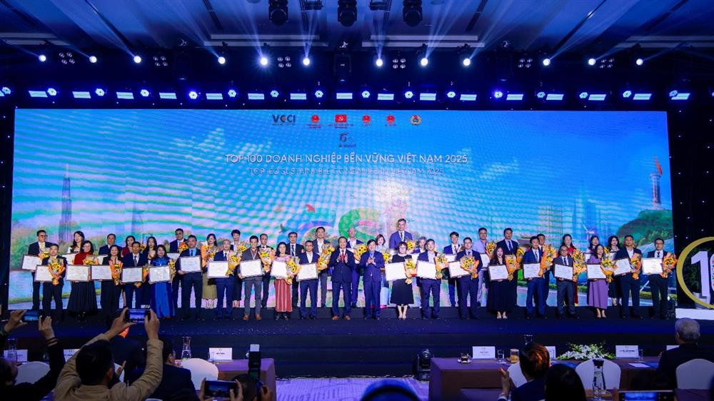 Herbalife Việt Nam được Liên đoàn Thương mại và Công nghiệp Việt Nam vinh danh Top 100 Doanh nghiệp bền vững Việt Nam 2025