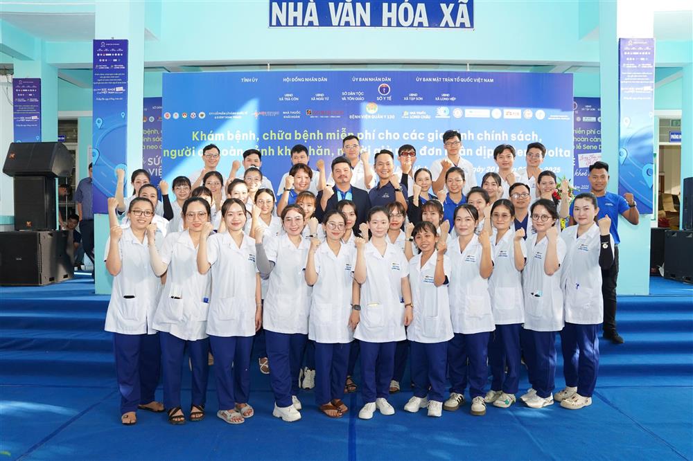 Long Châu đồng hành khám, cấp phát thuốc miễn phí cho các hoàn cảnh khó khăn trên địa bàn tỉnh Vĩnh Long