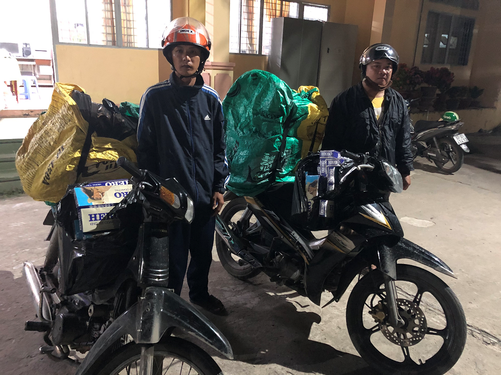 An Giang: Phát hiện 2 đối tượng vận chuyển thuốc lá lậu trong đêm