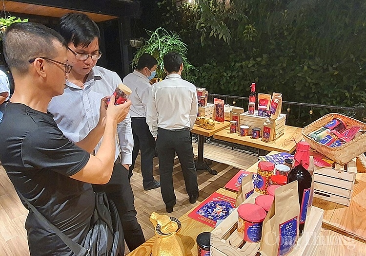 Thương mại điện tử xuyên biên giới – Cơ hội cho doanh nghiệp đẩy mạnh xuất khẩu hàng hóa Thương mại điện tử xuyên biên giới - Cơ hội cho doanh nghiệp đẩy mạnh xuất khẩu hàng hóa