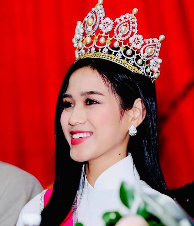 Người dân quê nhà chào đón tân hoa hậu Đỗ Thị Hà trở về - 1