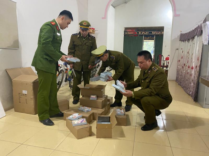 QLTT Lạng Sơn: Ngăn chặn, xử lý đối tượng kinh doanh, vận chuyển gần 500 thỏi son lậu