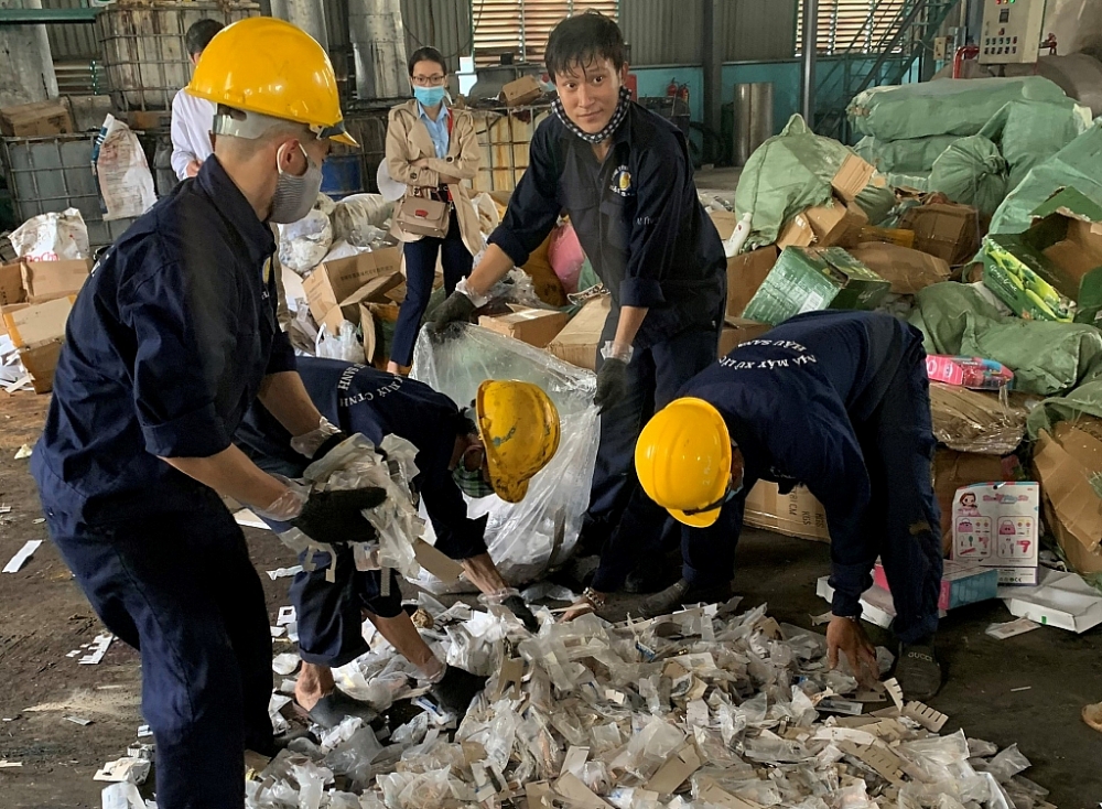 Tiêu hủy đồng hồ, mỹ phẩm, thực phẩm chức năng 