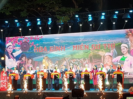 Khai mạc Ngày hội văn hóa du lịch tỉnh Hòa Bình tại Hà Nội