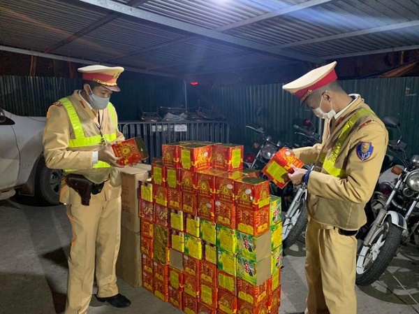Hà Nội: Phát hiện, thu giữ 139 hộp pháo nổ nhập lậu