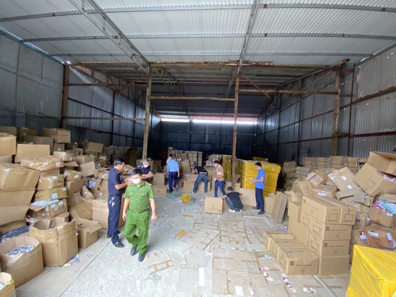 Bắc Ninh: Phát hiện kho thuốc lá điện tử không rõ nguồn gốc lớn nhất từ trước đến nay