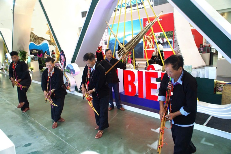 Điện Biên: Sắc màu Tây bắc tại triển lãm thành tựu Đất nước