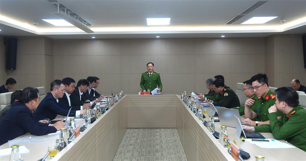 Đề xuất ứng dụng công nghệ sinh trắc, nền tảng VNeID tại các sân bay, bến cảng, cửa khẩu