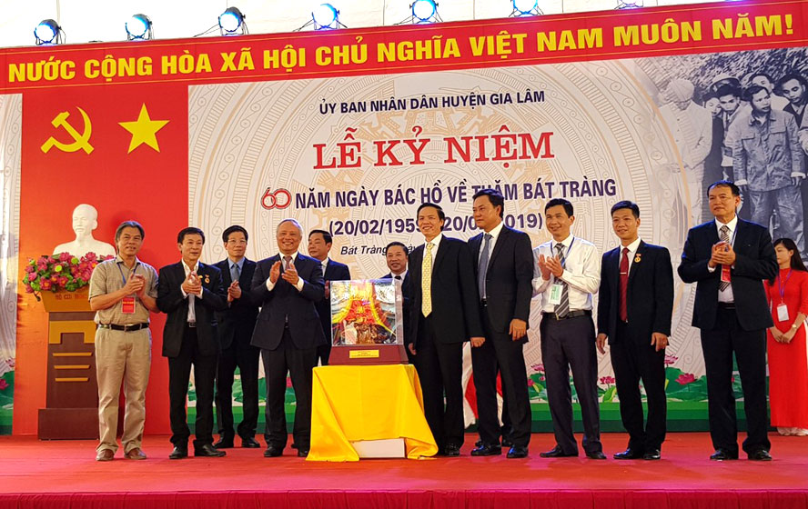 Lễ kỷ niệm 60 năm Ngày Bác Hồ về thăm Bát Tràng và tôn vinh nghệ nhân nghề gốm truyền thống 2019
