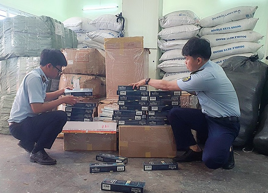 Tạm giữ 1.300 bao thuốc lá điếu nhập lậu