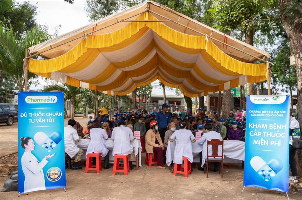 Pharmacity đồng hành cùng Bệnh viện Quân y 175 khám, cấp thuốc cho đồng bào vùng biên giới Bình Phước