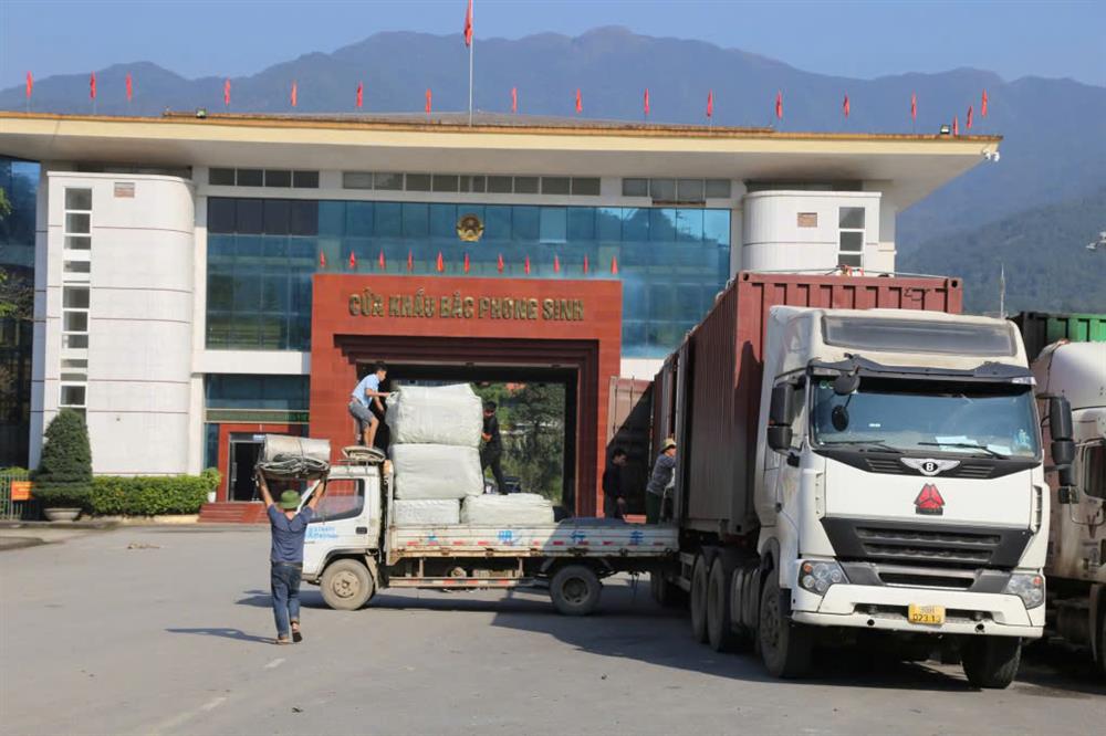 Xây dựng Khu kinh tế cửa khẩu Bắc Phong Sinh hỗ trợ và thúc đẩy hoạt động thương mại qua biên giới