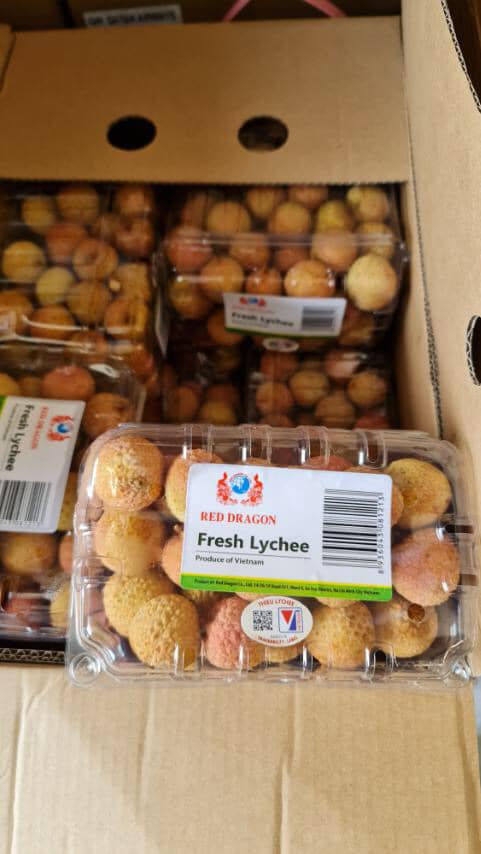 Lô hàng đặc sản vải thiều Việt Nam đầu tiên mang tem truy xuất nguồn gốc của Cục XTTM - Bộ Công Thương được nhập khẩu chính ngạch vào Pháp