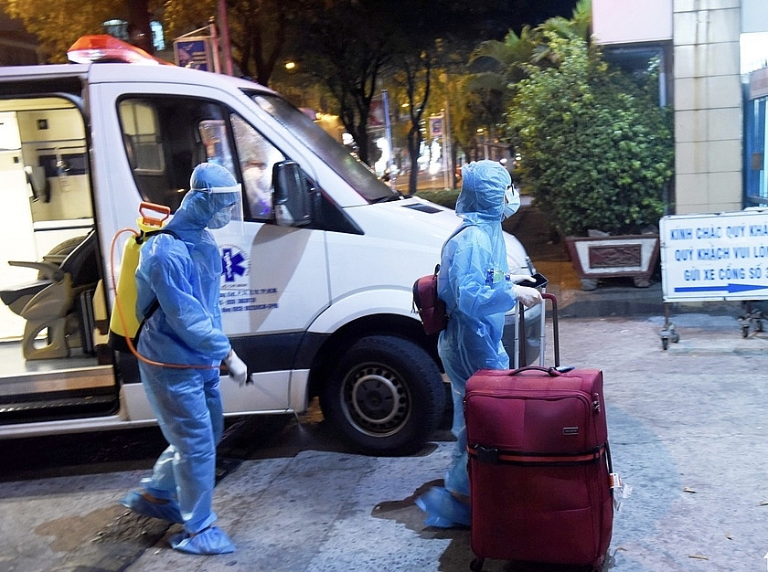 TPHCM huy động 200 xe khách chuyên dụng chở người bệnh Covid-19