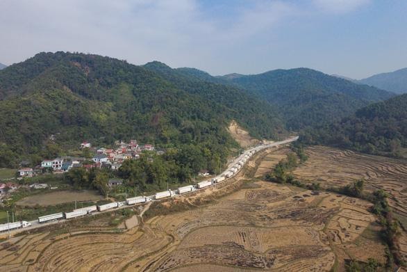 Tạm dừng thông quan hàng hóa qua cửa khẩu Tân Thanh: lỗi mạng phía Trung Quốc - Ảnh 1.