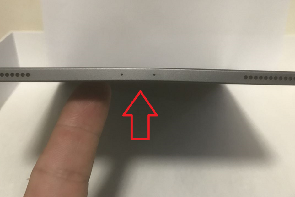 Vừa khui hộp đã gặp cong vênh, nhiều người dùng 'tá hỏa' vì iPad Pro