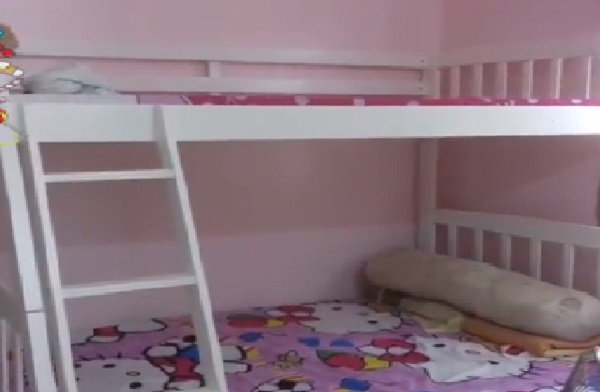 Người tiêu dùng búc xúc Family plaza “treo đầu dê bán thịt chó”