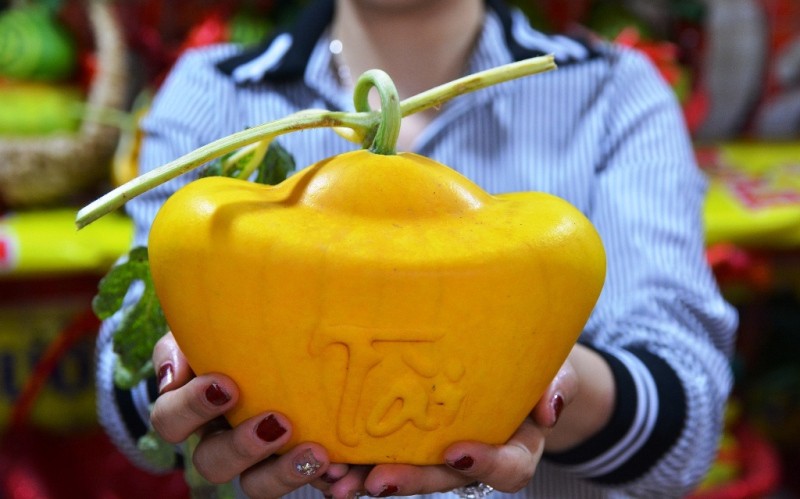 TPHCM: Săn trái cây độc, lạ phục vụ thượng đế ngày Tết - Ảnh 4.