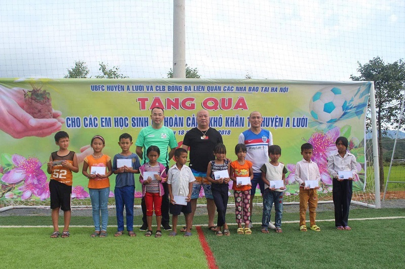 giao lưu bóng đá.jpg