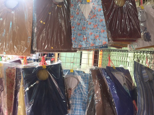 hang ma chat dong o tiem suc mua giam mot nua