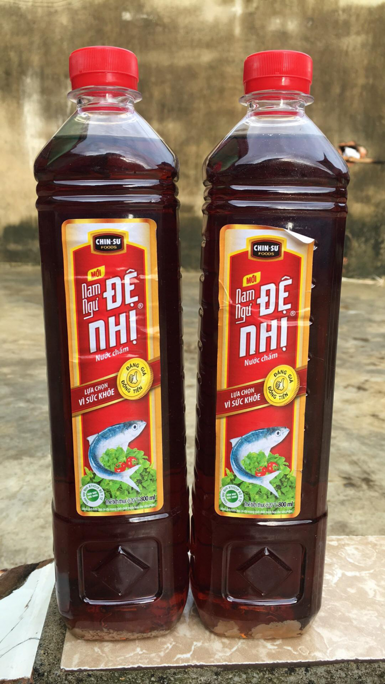 Khách hàng “tá hoả” phát hiện nước mắm Nam Ngư Đệ Nhị bị đóng cặn trắng, có mùi hắc