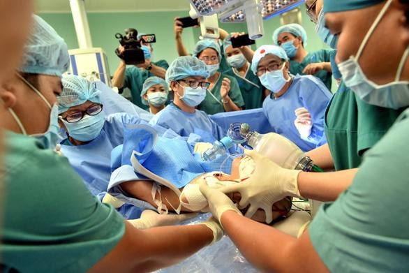 'Các bác sĩ xin phép đấng tạo hóa sinh hai con Trúc Nhi - Diệu Nhi một lần nữa…'