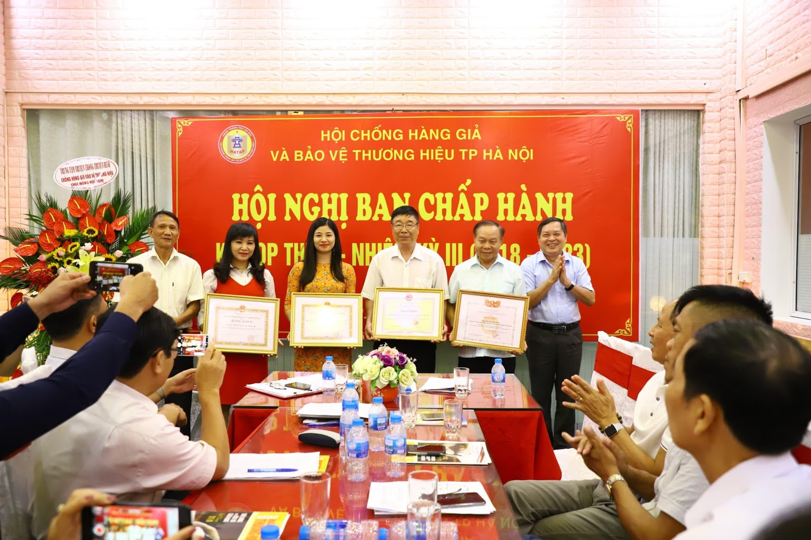 C:\Users\admin\Desktop\bằng khen.jpg