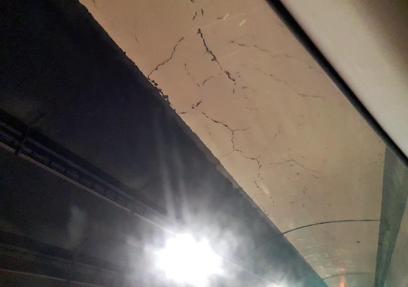 hầm Hải Vân, Đèo Cả, vết nứtn, hầm đường bộ Các vết nứt tại hầm đường bộ Hải Vân