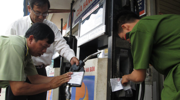 Khó khăn về trang thiết bị để kịp thời phát hiện xăng dầu kém chất lượng