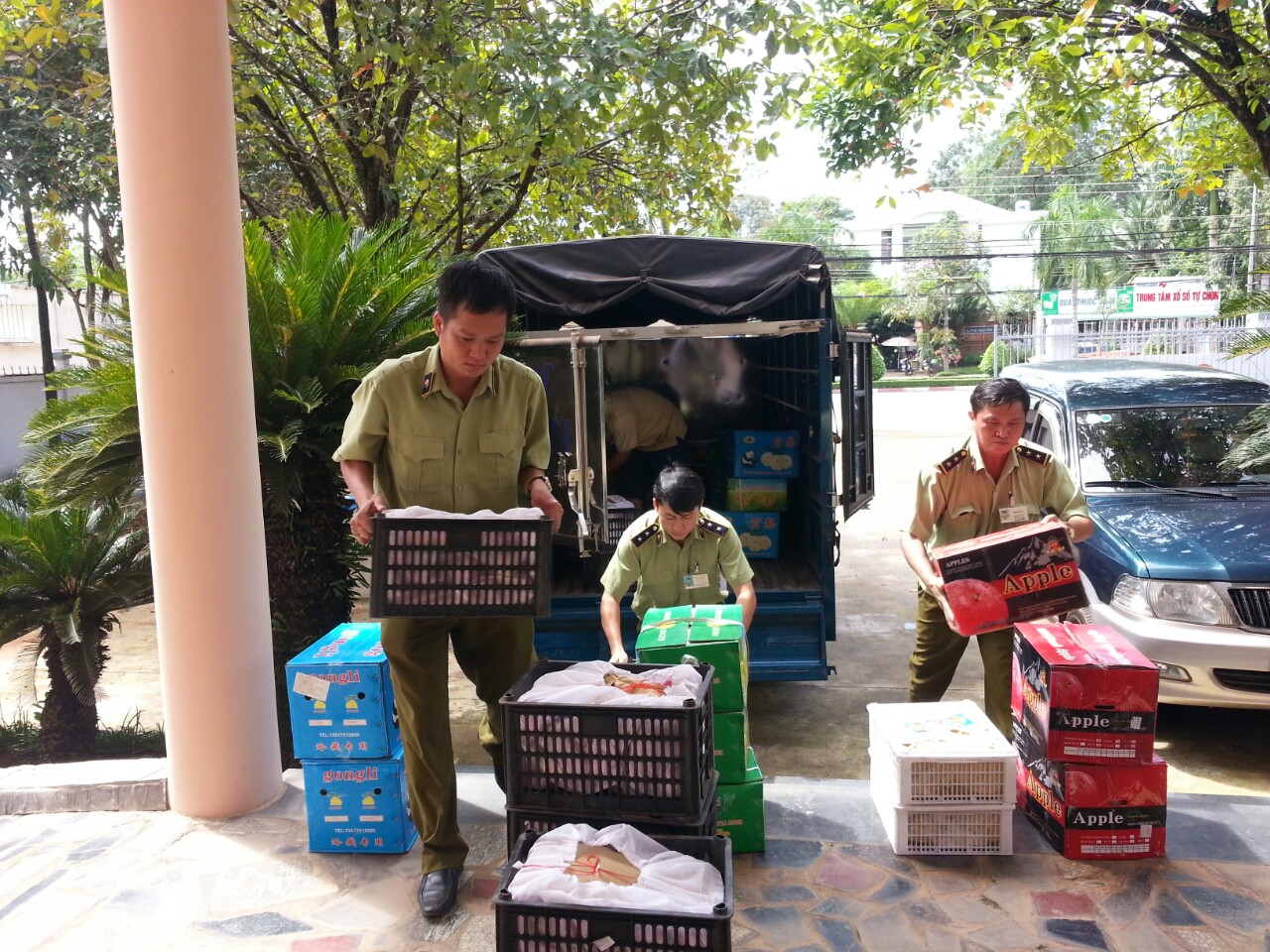 Bình Phước: Bắt giữ hơn nửa tấn trái cây không rõ nguồn gốc