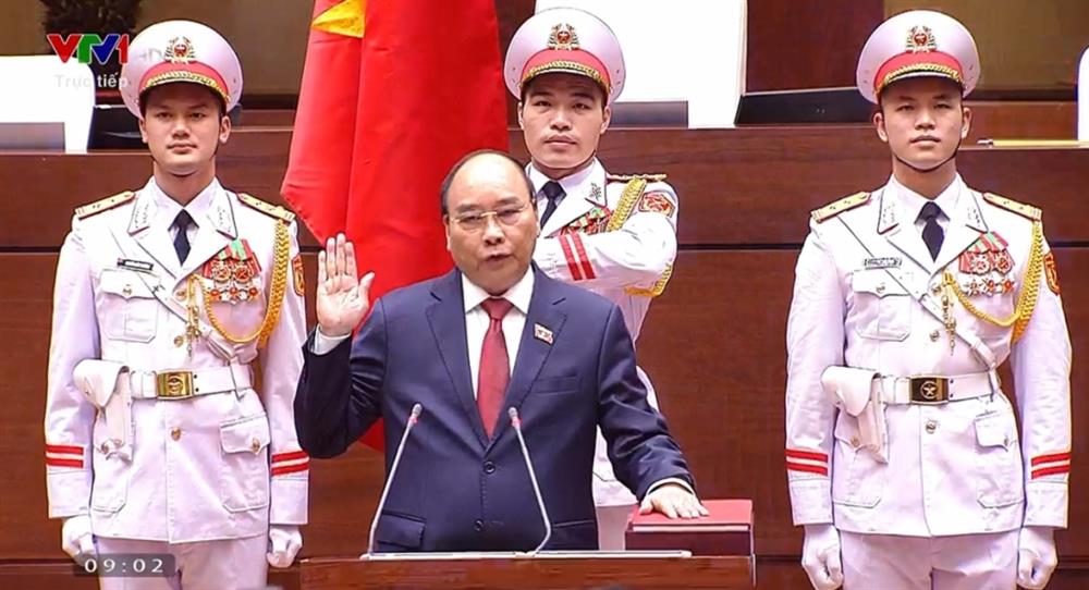 Chủ tịch nước Nguyễn Xuân Phúc tuyên thệ nhậm chức