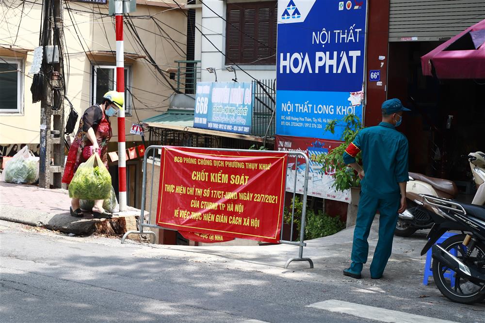 Hà Nội: Ấm lòng giữa mùa dịch