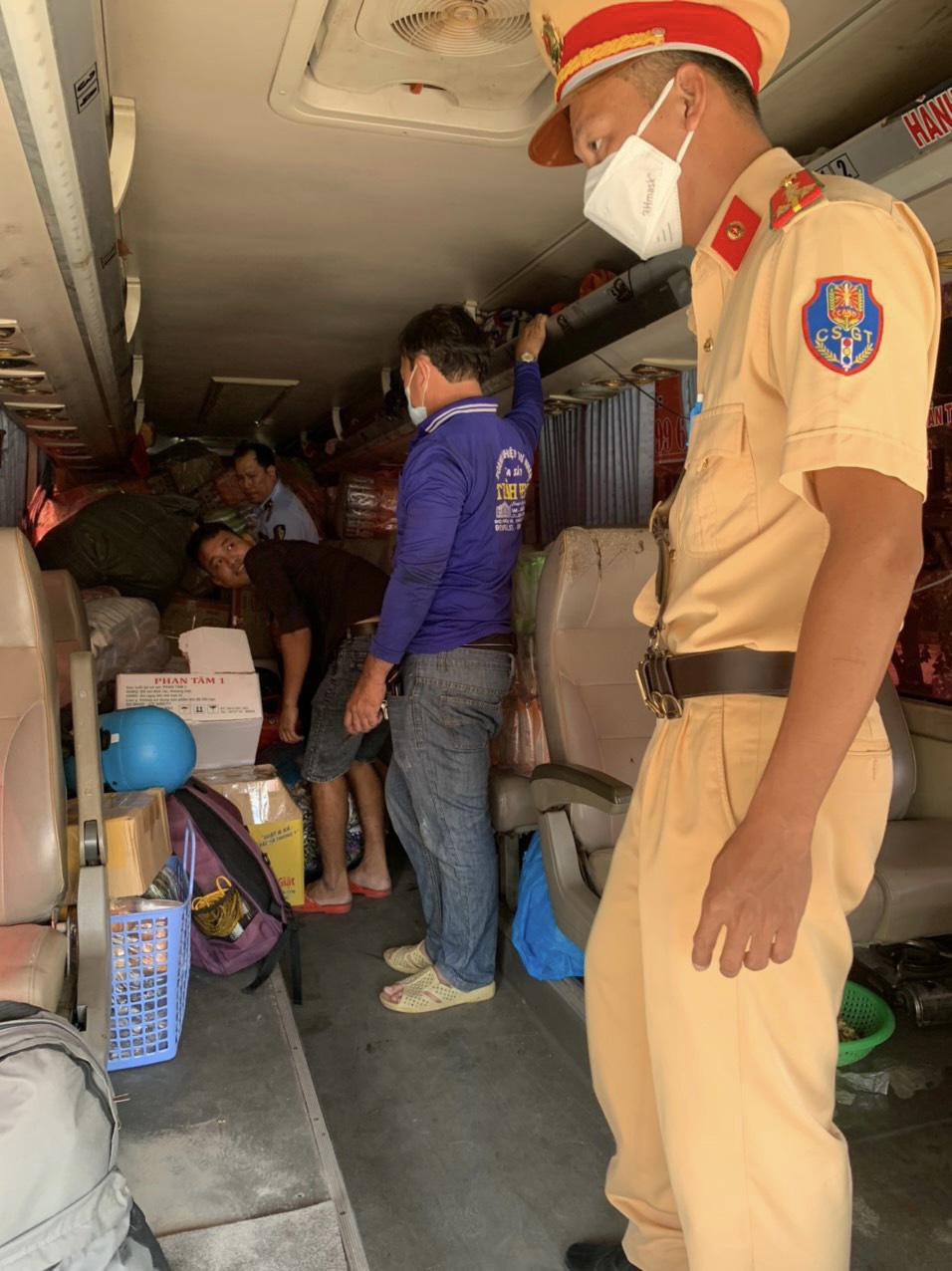 Hậu Giang: Tạm giữ trên 1 tấn hàng hóa không nhãn hiệu và hóa đơn chứng từ