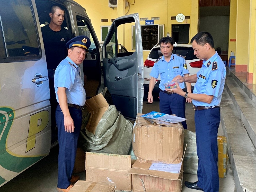 Lạng Sơn: Phát hiện và thu giữ 24.000 viên giặt quần áo nhập lậu