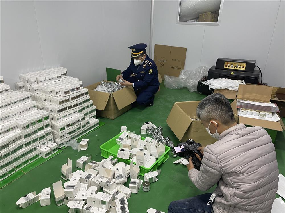 Thái Nguyên: QLTT kiểm tra cơ sở sản xuất mỹ phẩm, thực phẩm chức năng