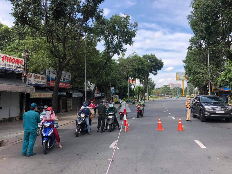 TP. Hồ Chí Minh: Ngưng kiểm tra di biến động dân cư tại các chốt liên quận