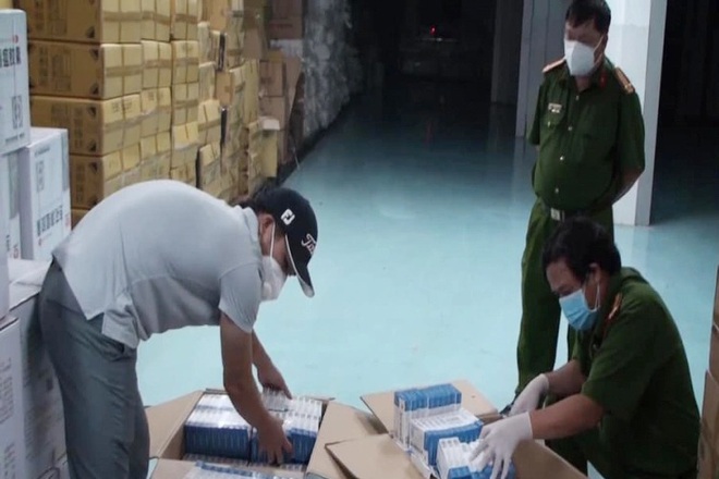 Phát hiện nhiều hộp thuốc điều trị Covid-19 chưa được kiểm định, cấp phép