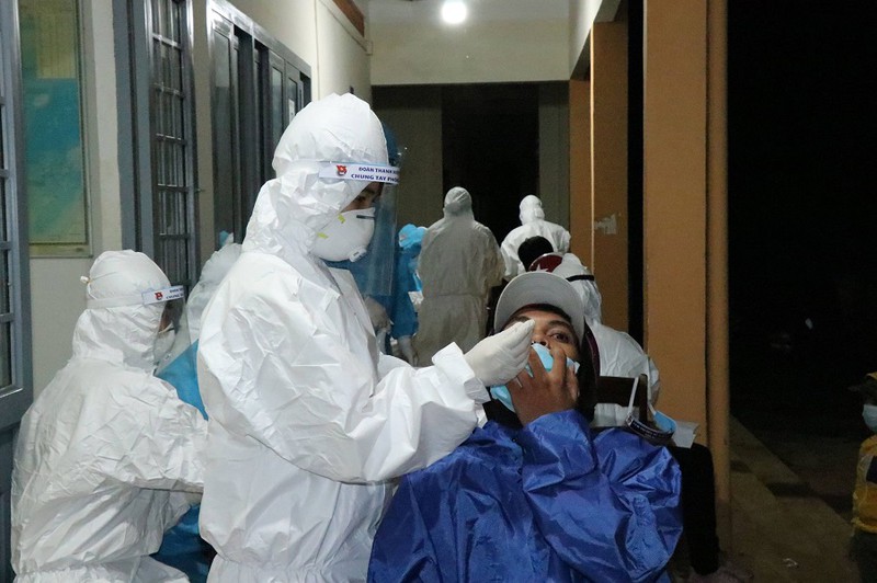 Đà Lạt: 26 người bị phạt hàng chục triệu đồng khi ngắm hoàng hôn mùa Covid