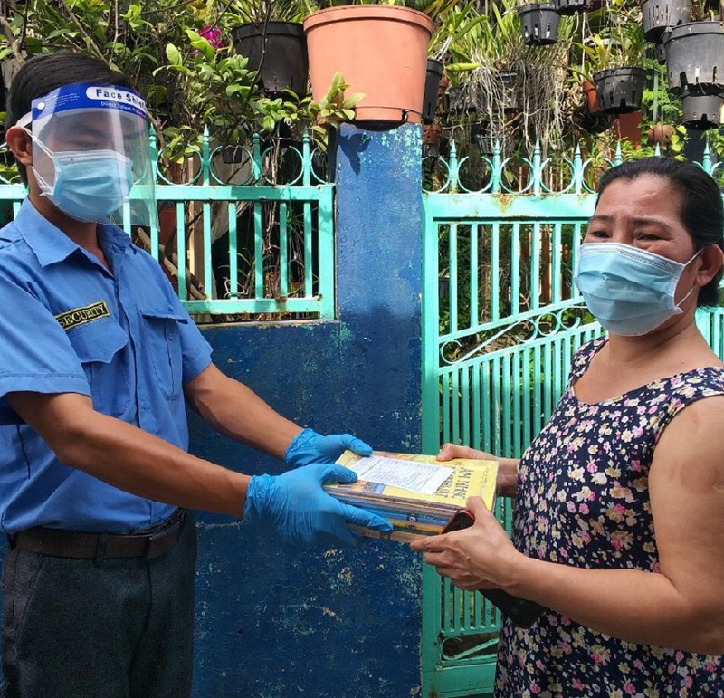 Hoàn thành giao SGK đến phụ huynh, học sinh TP. Hồ Chí Minh trước 16/9