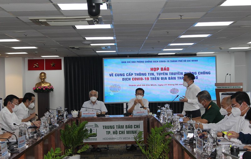 Ngày đầu TP. Hồ Chí Minh thực hiện Chỉ thị 11, số phương tiện ra đường giảm 85%