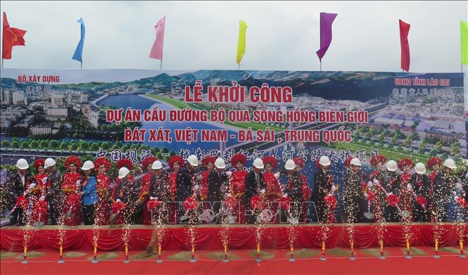 Khởi công cầu đường bộ qua sông Hồng khu vực biên giới Bát Xát (Việt Nam) - Bá Sái (Trung Quốc)